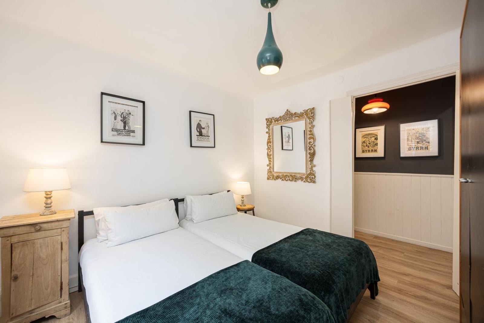 Vintage 3 Bdr Apartment Esplugues de Llobregat Dış mekan fotoğraf